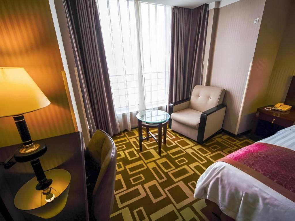 Dong Fang Hotel Beijing Eksteriør bilde