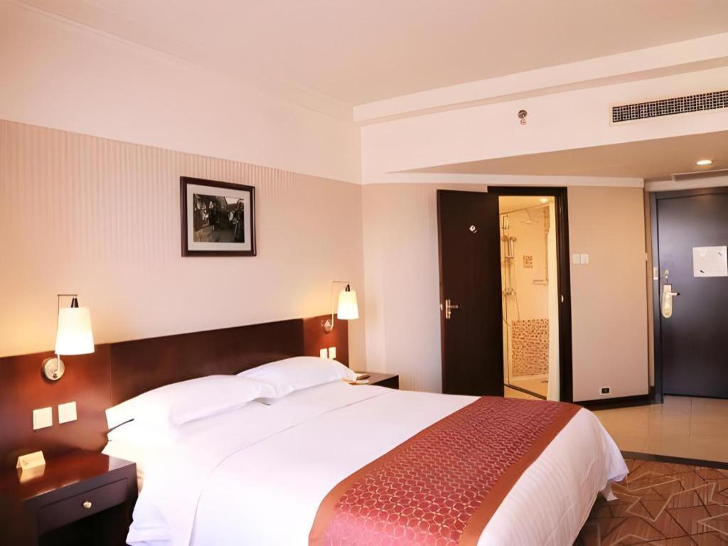 Dong Fang Hotel Beijing Eksteriør bilde