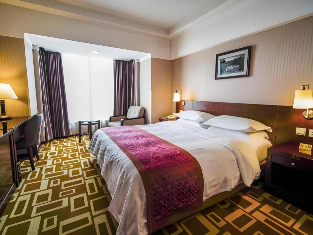 Dong Fang Hotel Beijing Eksteriør bilde