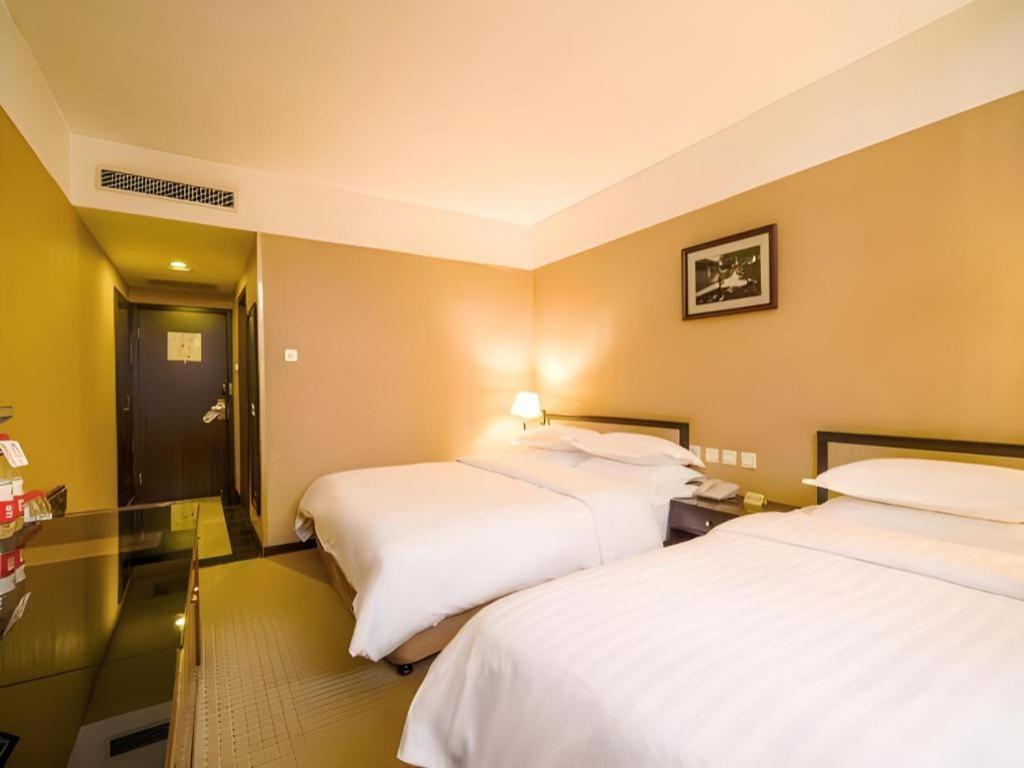 Dong Fang Hotel Beijing Eksteriør bilde