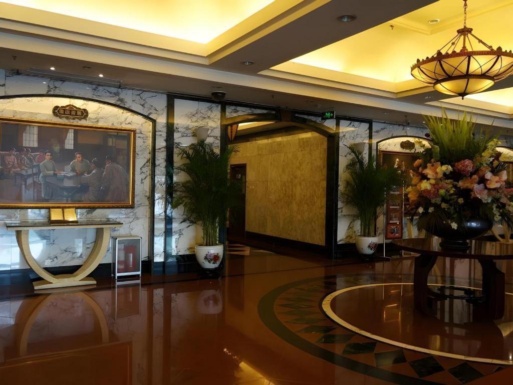 Dong Fang Hotel Beijing Eksteriør bilde