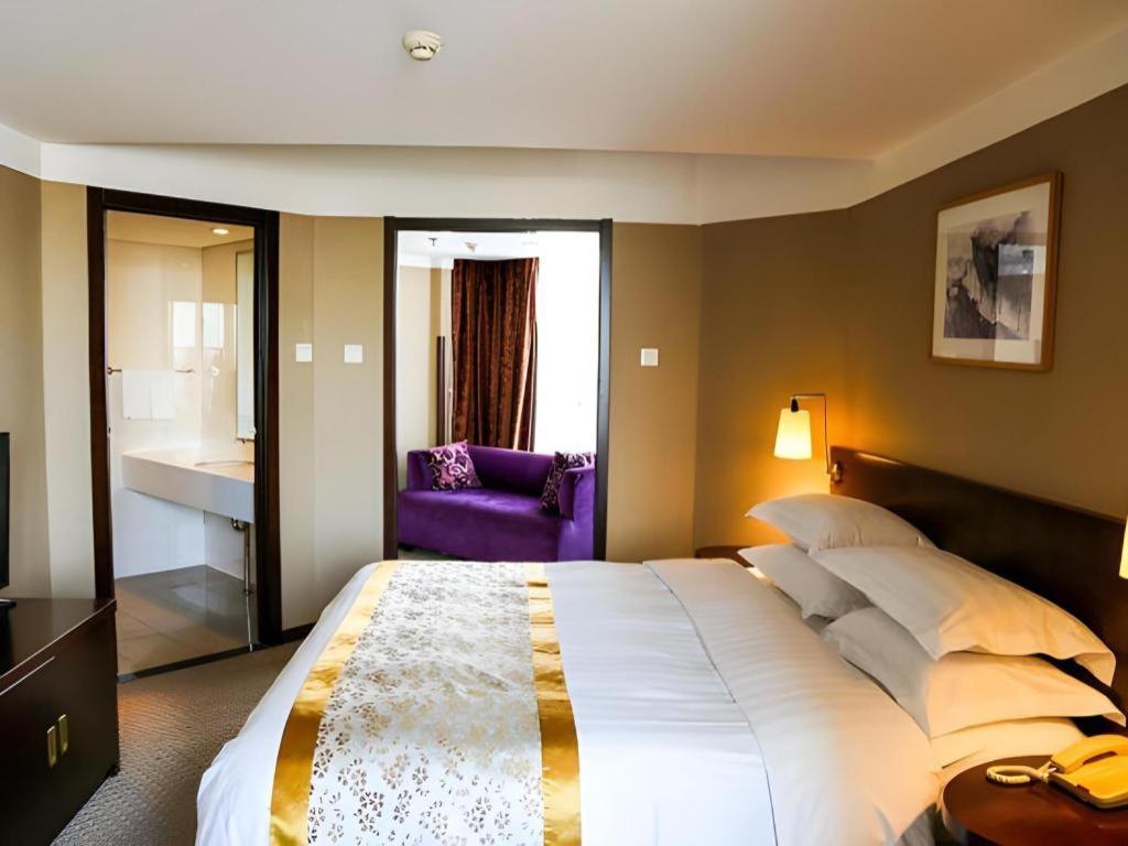 Dong Fang Hotel Beijing Eksteriør bilde