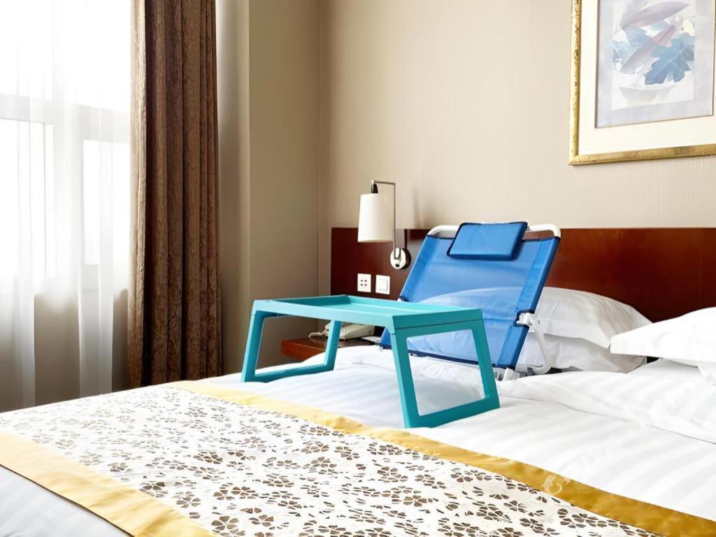 Dong Fang Hotel Beijing Eksteriør bilde