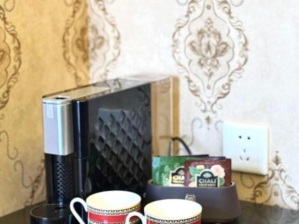 Dong Fang Hotel Beijing Eksteriør bilde